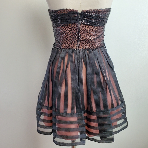 Betsey Johnson pink & black strapless dress - Picture 3 of 4